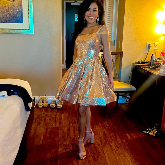 Mac Duggal Fit and Flare Gold Sequin Size 0 Dress - Picture 4 of 6